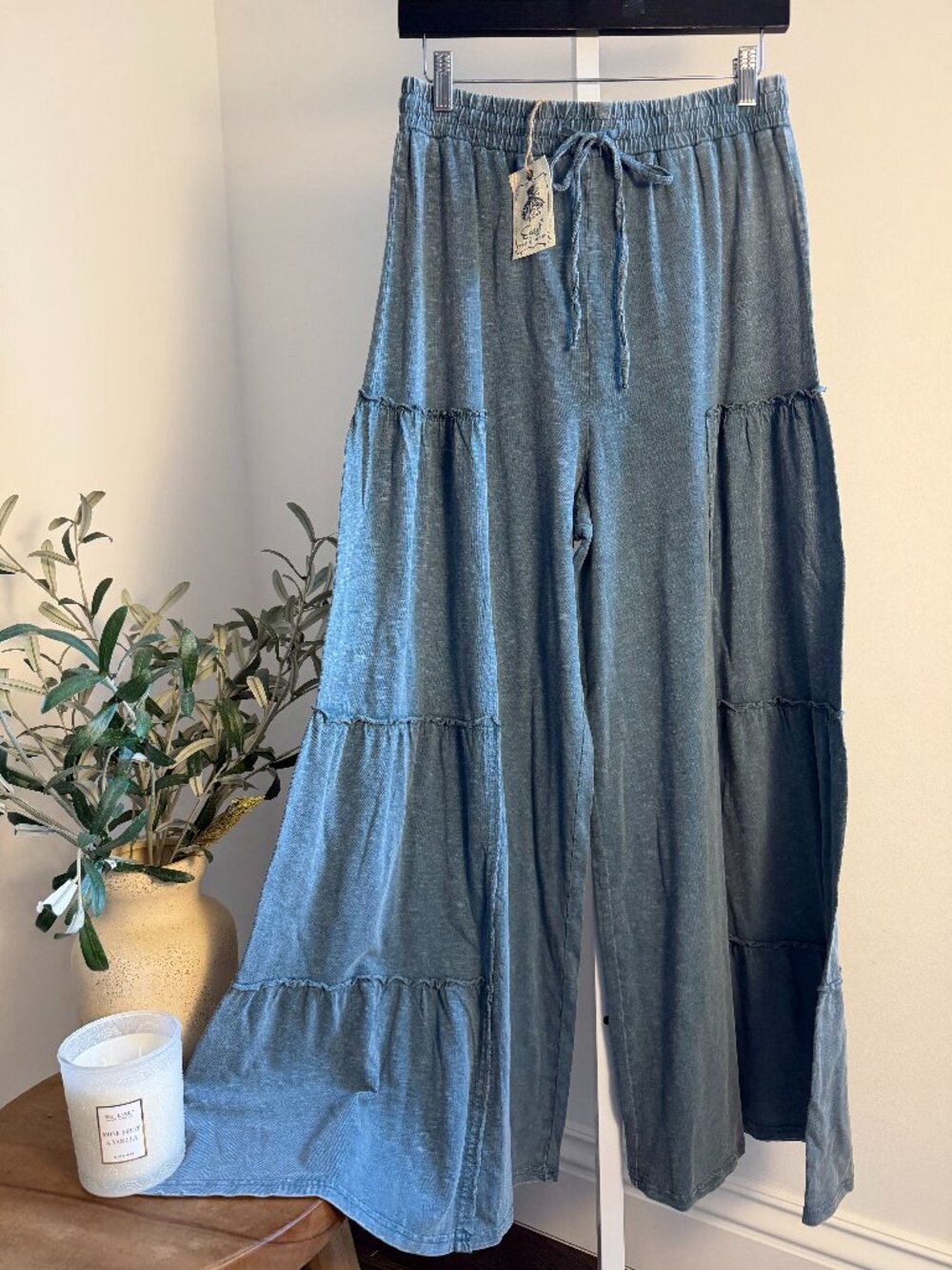 EASEL MINERAL WASHED TIERED PANTS 100% COTTON